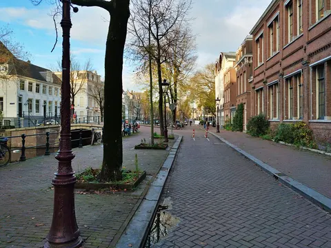 Amsterdam Canals 4K Wallpaper · city · 3840×2880