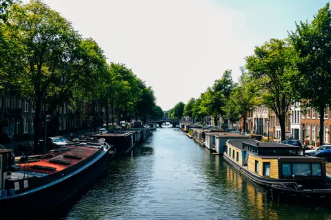 Amsterdam Canals 4K Wallpaper · city · 3840×2560