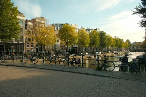 Amsterdam Canals 4K Wallpaper · city · 3840×2560