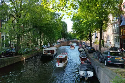 Amsterdam Canals 4K Wallpaper · city · 3840×2564