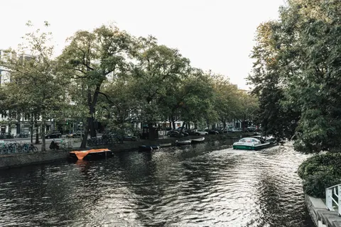 Amsterdam Canals 4K Wallpaper · city · 3840×2560