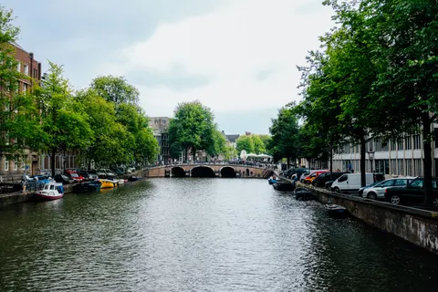 Amsterdam Canals 4K Wallpaper · city · 3840×2560