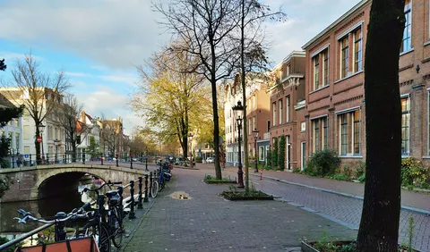 Amsterdam Canals 4K Wallpaper · city · 3840×2256