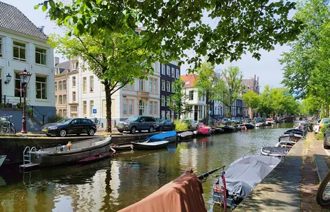Amsterdam Canals 4K Wallpaper · city · 3840×2462
