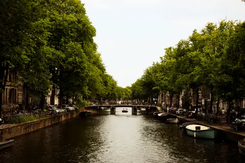 Amsterdam Canals 4K Wallpaper · city · 3840×2560