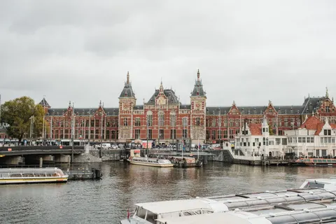 Amsterdam Canals 4K Wallpaper · city · 3840×2560