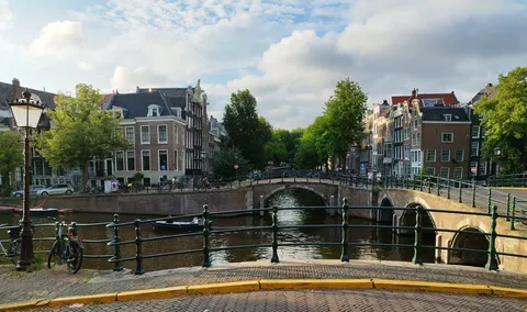 Amsterdam Canals 4K Wallpaper · city · 3840×2273