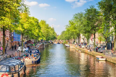 Amsterdam Canals 4K Wallpaper · city · 3840×2560