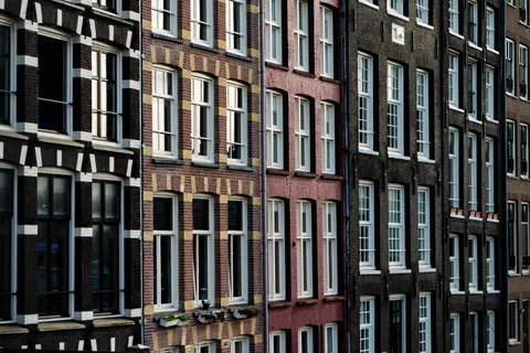 Amsterdam Canals 4K Wallpaper · city · 3840×2561