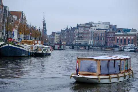 Amsterdam Canals 4K Wallpaper · city · 3840×2560