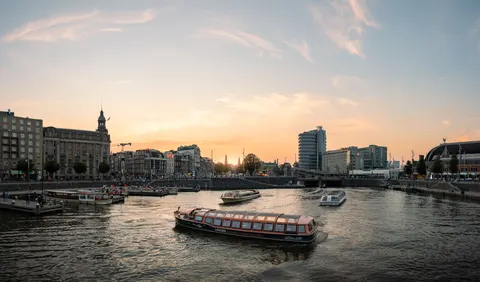 Amsterdam Canals 4K Wallpaper · city · 3840×2254