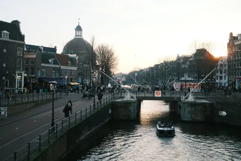 Amsterdam Canals 4K Wallpaper · city · 3840×2560