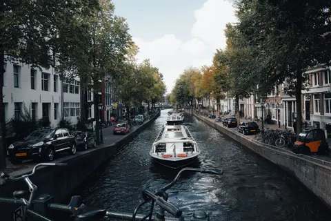Amsterdam Canals 4K Wallpaper · city · 3840×2560