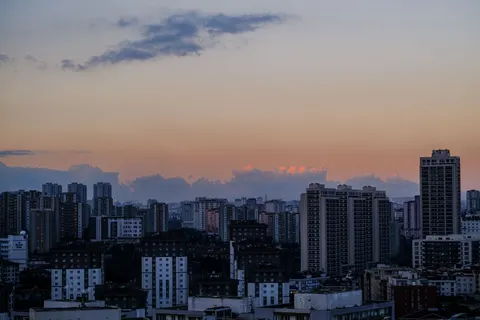 Rooftop View 4K Wallpaper · city · 3840×2560