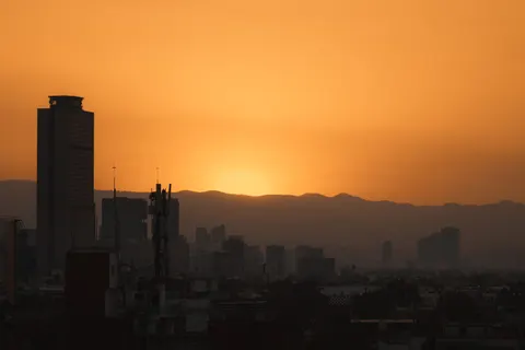 Rooftop View 4K Wallpaper · city · 3840×2560