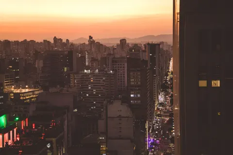 Rooftop View 4K Wallpaper · city · 3840×2560