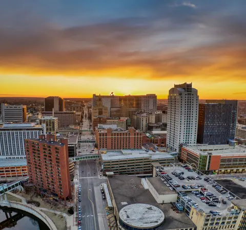 Rooftop View 4K Wallpaper · city · 3840×3599