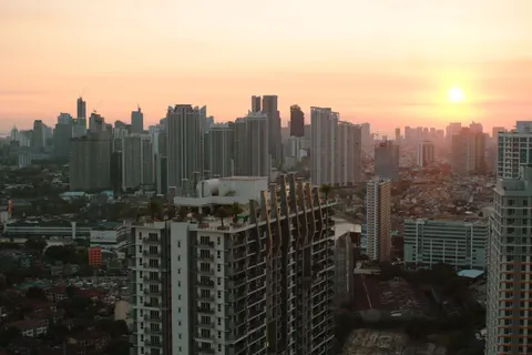 Rooftop View 4K Wallpaper · city · 3840×2560