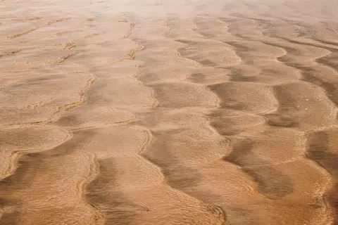 Fond d'écran Ondulations de sable 4K · minimal · 3840×2560