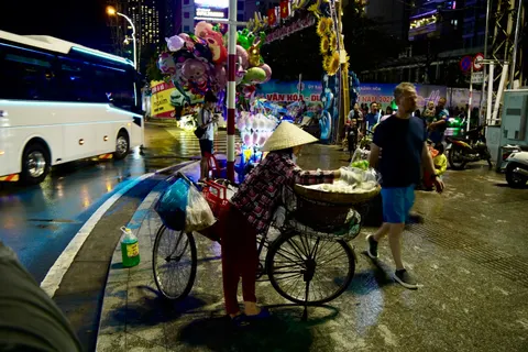 Night Market 4K Wallpaper · city · 3840×2560
