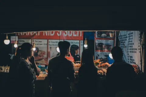 Night Market 4K Wallpaper · city · 3840×2560