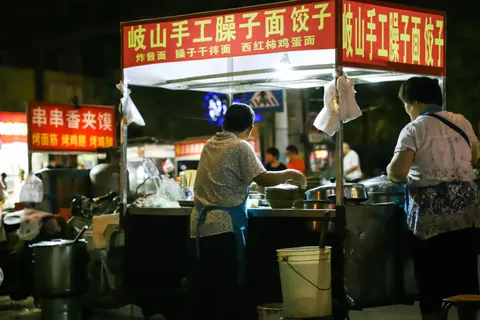 Night Market 4K Wallpaper · city · 3840×2560