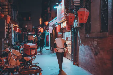 Night Market 4K Wallpaper · city · 3840×2560