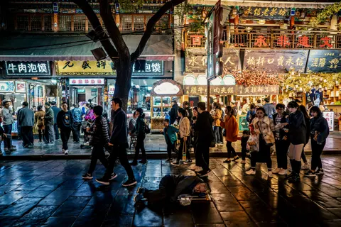 Night Market 4K Wallpaper · city · 3840×2560
