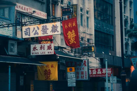 Night Market 4K Wallpaper · city · 3840×2560