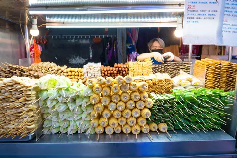 Night Market 4K Wallpaper · city · 3840×2561