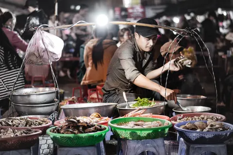 Night Market 4K Wallpaper · city · 3840×2553