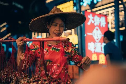 Night Market 4K Wallpaper · city · 3840×2560