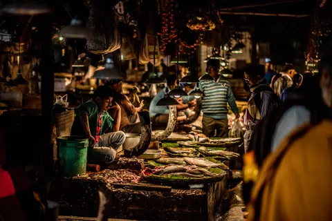 Night Market 4K Wallpaper · city · 3840×2563