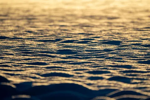 रेत की लहरें 4K वॉलपेपर · minimal · 3840×2560