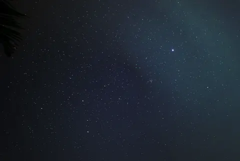 繁星夜空 4K壁纸 · space · 3840×2565