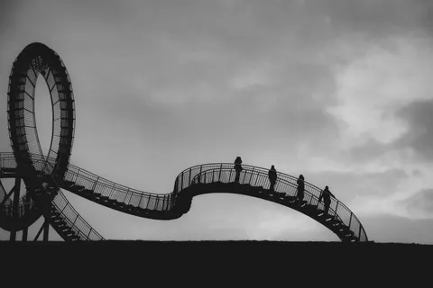Spiral Staircase 4K Wallpaper · architecture · 3840×2560
