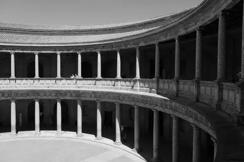Spiral Staircase 4K Wallpaper · architecture · 3840×2560