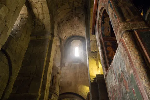 Cathedral 4K Wallpaper · architecture · 3840×2561