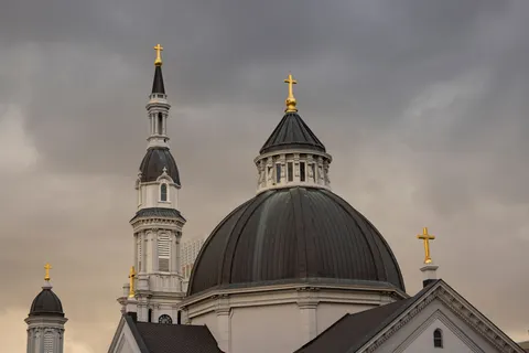 Cathedral 4K Wallpaper · architecture · 3840×2561