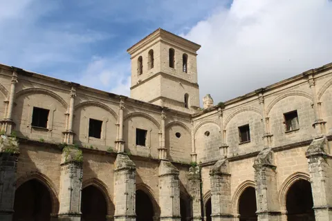 Cathedral 4K Wallpaper · architecture · 3840×2560