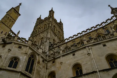 Cathedral 4K Wallpaper · architecture · 3840×2563