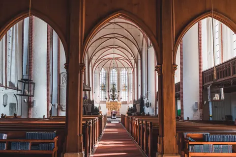 Cathedral 4K Wallpaper · architecture · 3840×2560