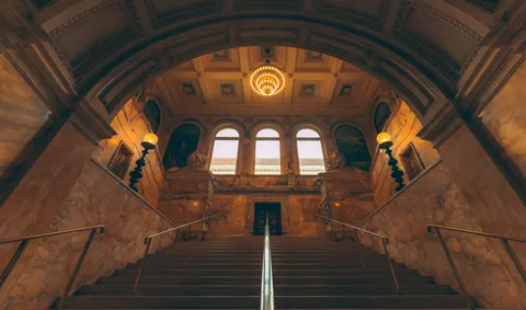 Grand Library 4K Wallpaper · architecture · 3840×2262