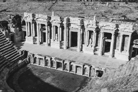 Roman Ruins 4K Wallpaper · architecture · 3840×2560