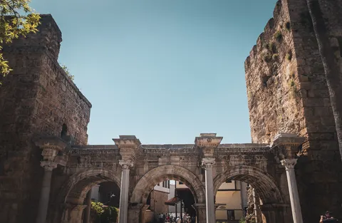 Roman Ruins 4K Wallpaper · architecture · 3840×2501