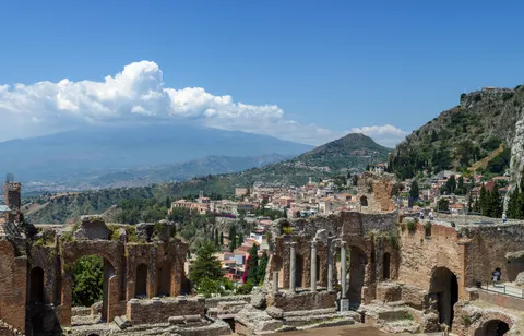Roman Ruins 4K Wallpaper · architecture · 3840×2466