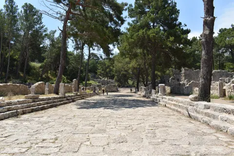 Roman Ruins 4K Wallpaper · architecture · 3840×2560