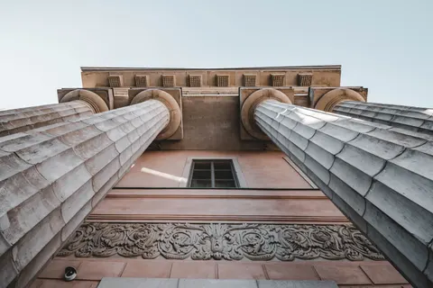 Greek Temple 4K Wallpaper · architecture · 3840×2560