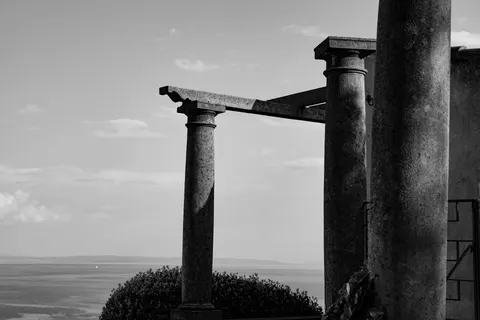 Greek Temple 4K Wallpaper · architecture · 3840×2561