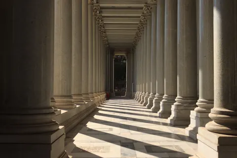 Greek Temple 4K Wallpaper · architecture · 3840×2560